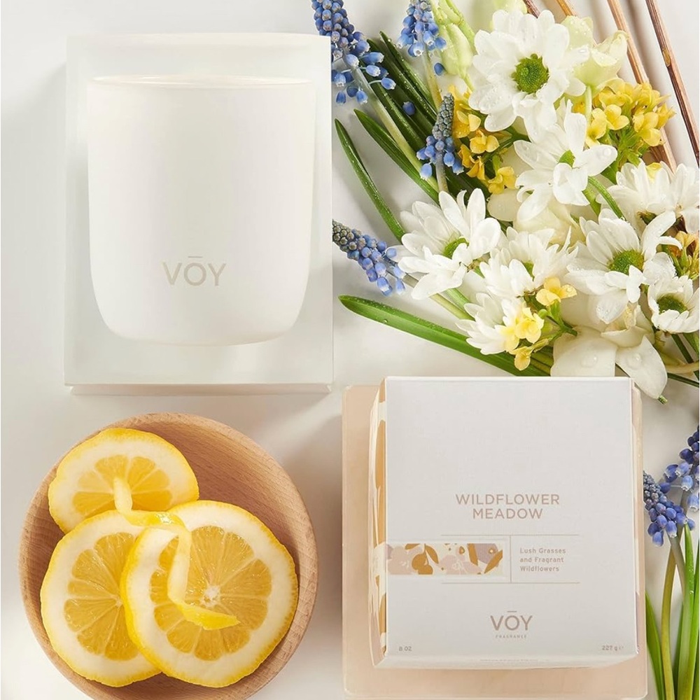 Voy Vegan Soy Wax 8 Ounce Candle in Wildflower Meadow; 55 Hour Burn Time; NIB - Picture 2 of 7